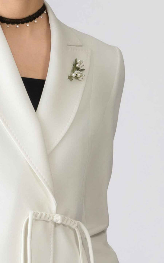 Elegant White Blazer Suit Set - Professional Women's